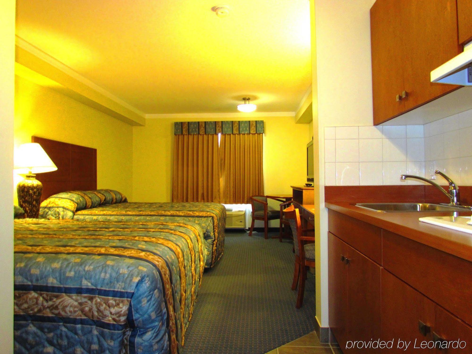 Hinton Lodge Экстерьер фото